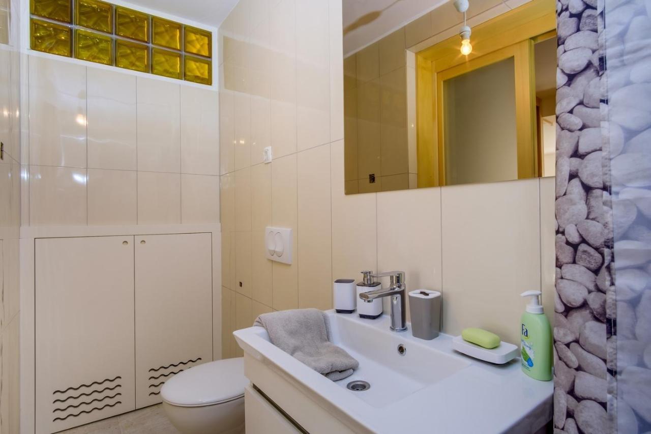 Elegant Apartment Iris Mali Lošinj Dış mekan fotoğraf