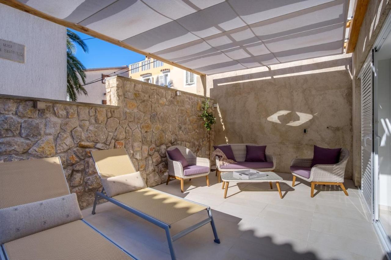 Elegant Apartment Iris Mali Lošinj Dış mekan fotoğraf